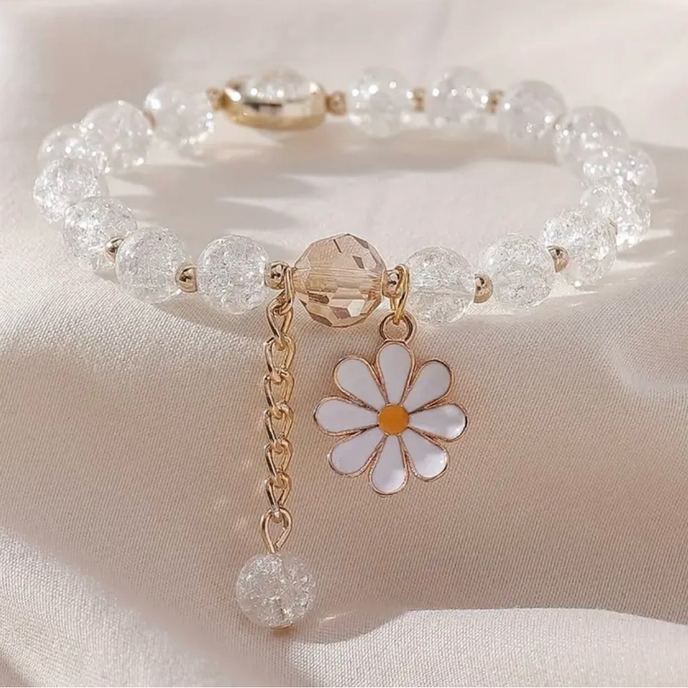 Gorgeous Cracked Glass Beaded Daisy Pendant Bracelet